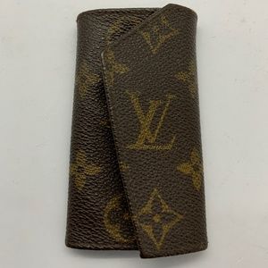 Louis Vuitton Foldover Monogram Canvas 6 Key Holder Case. VINTAGE